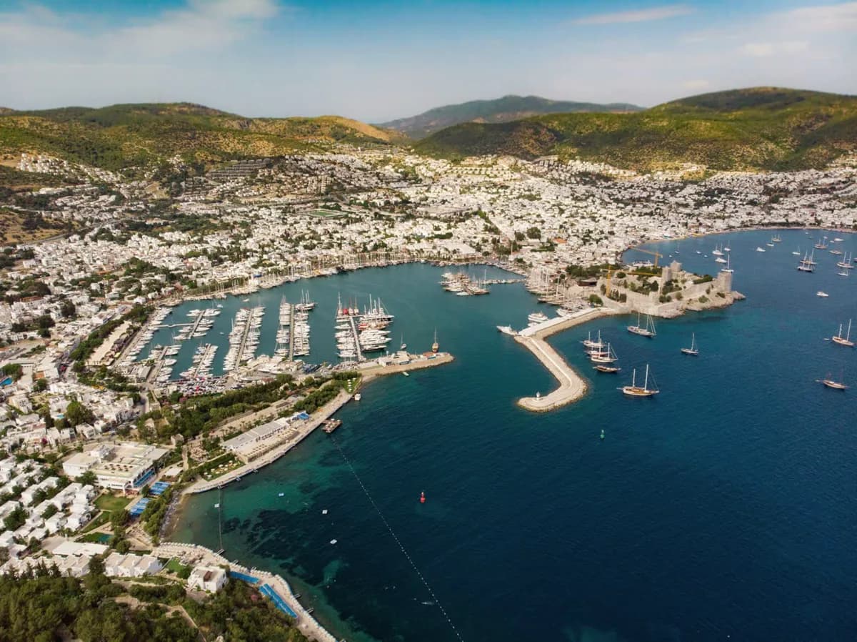 Bodrum Airport: Taxi vs Private Transfer (2026 Guide)