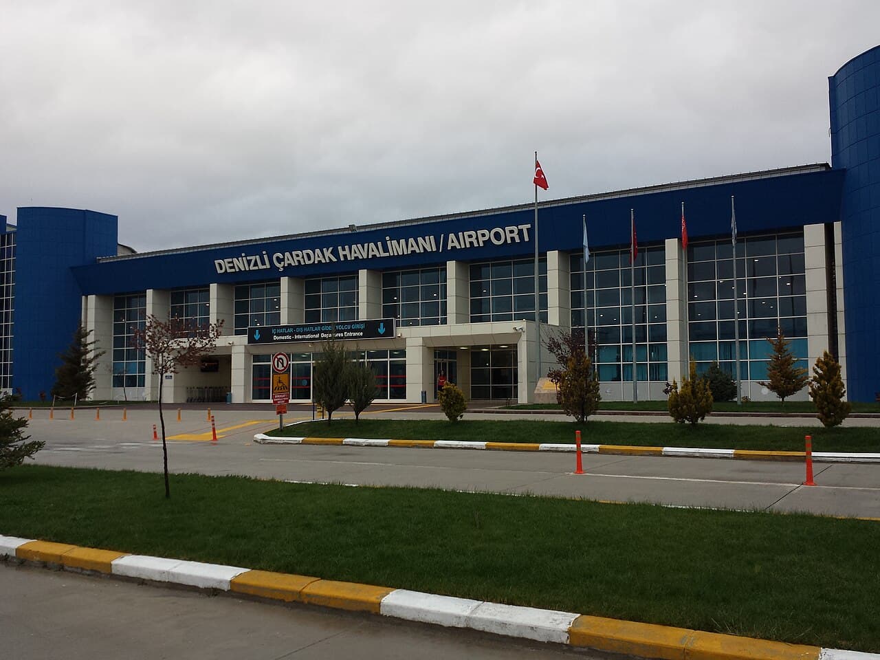 DNZ havalimanı, Denizli Çardak Havalimanı Ulaşım Rehberi 2026