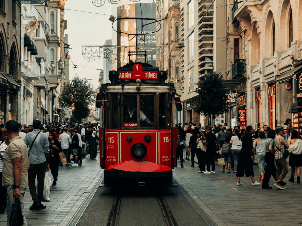 İstanbul Havalimanından Taksim'e Nasıl Gidilir? (2026 Güncel Rehber)
