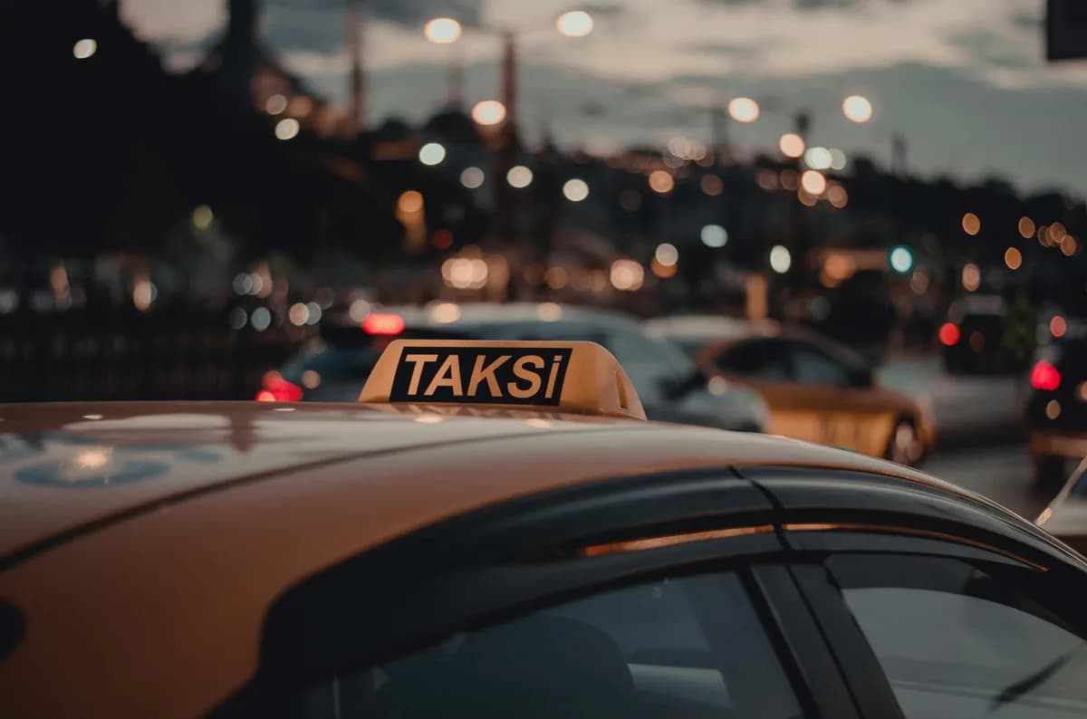 İzmir Havalimanı (ADB) Taksi Ücretleri 2026 — Resmi Tarife