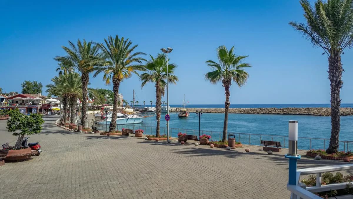 How to Get from Antalya Airport to Side (2026)